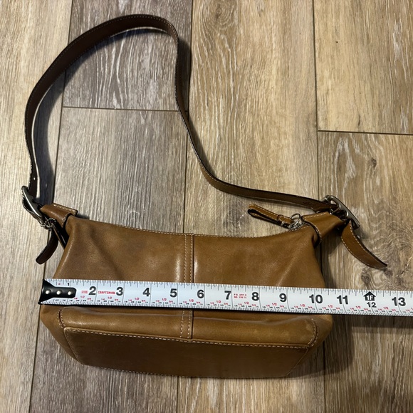 Vintage Coach Hampton Leather Shoulder Bag - Picture 7 of 8